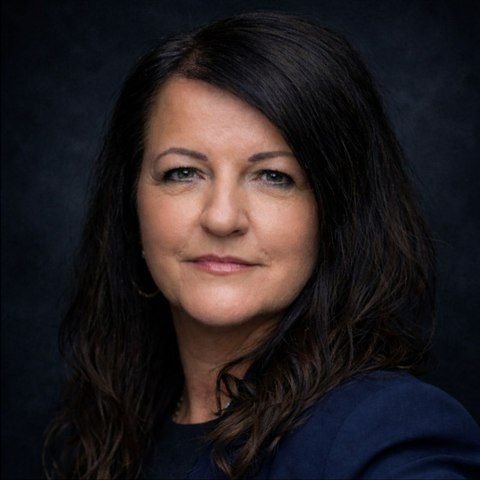 Dr. Anja Ozik-Scharf